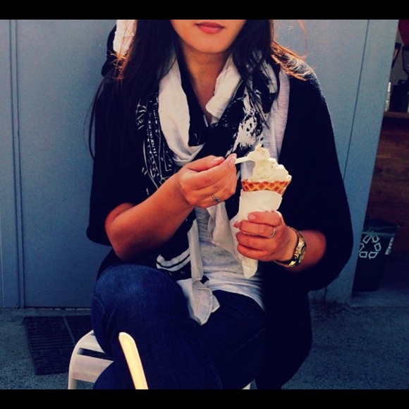 Meet your Posher, Jennifer - Picture 1 of 1